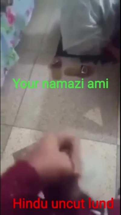 Namaz sajda karna bahana hai asla mai hindu mardo ko piche se gaand dikhana hai