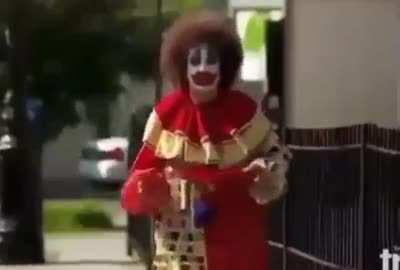 На каждую крученую жопу найдется хуй с резьбой