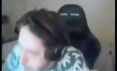 הן שומעות בילי אייליש