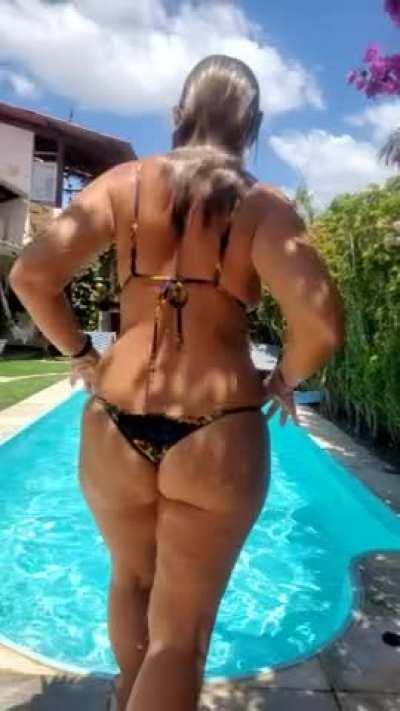 Good morning Honey, here I am to make sure that your day will be delicious as u deserve