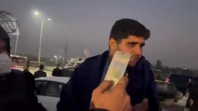 Did they just exposed themselves 😂.