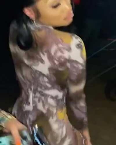 Jania Meshell throwing ass