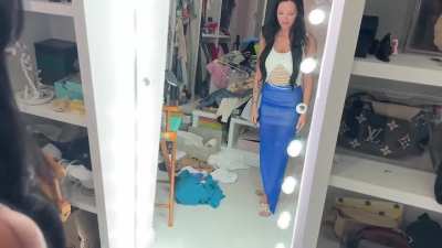 They both love showing off her feet