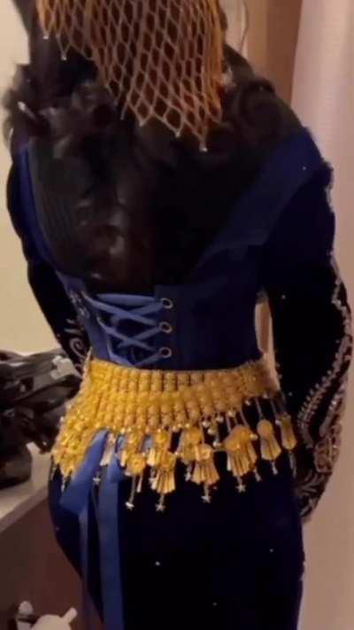 No idea what she meant to be wearing 