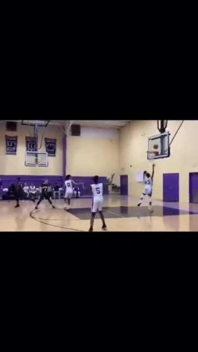 Leaked footage of Bruce hoopin in highschool