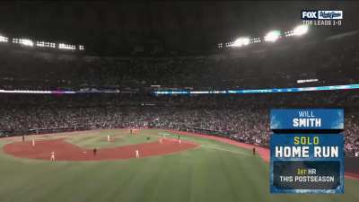 Will Smith to the second deck for a Dodgers lead!