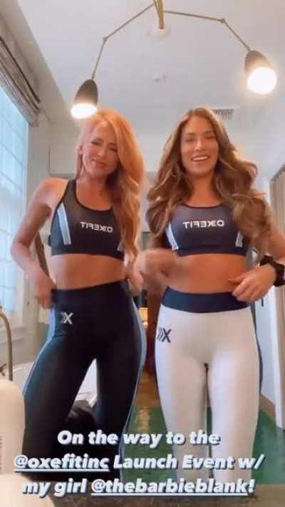 Danielle Moinet (Summer Rae) & Barbie Blank (Kelly Kelly)