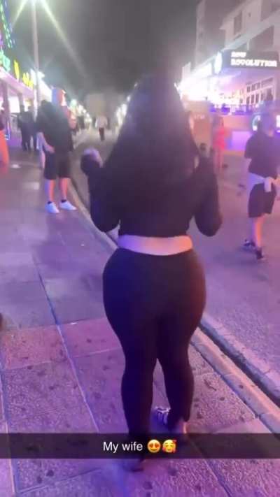 phat ass italian girl