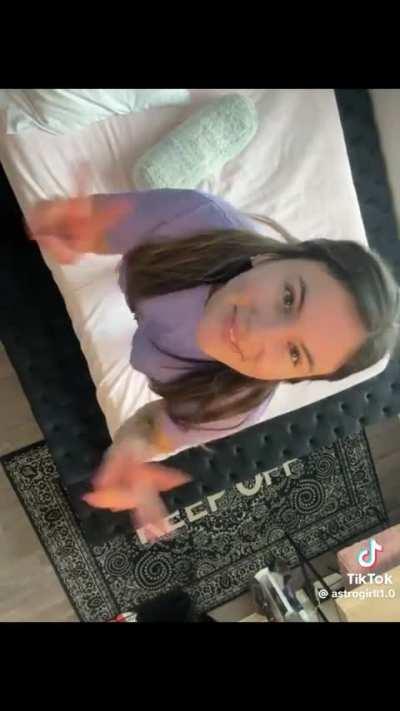 @astrogirll1.0 - ass moving like water