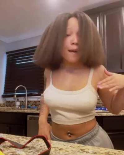 Titties need sum air bih