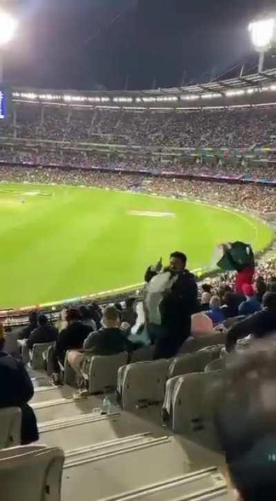 Title ulta hai (pura dek)