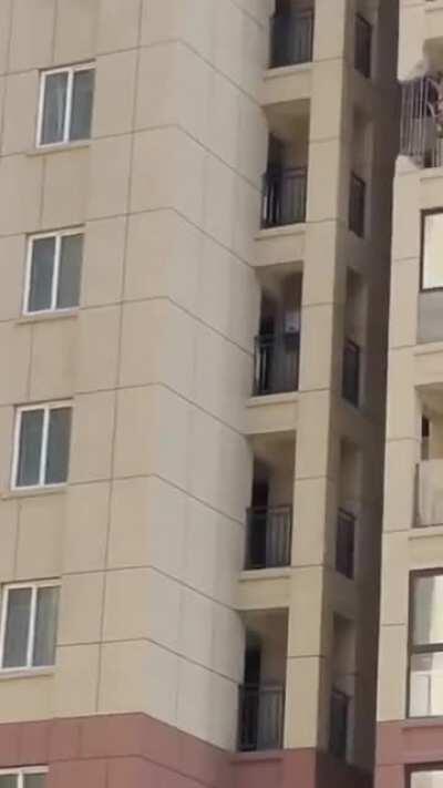 “Yeah hey let me just get rid of this annoying pillar here. It’s blocking my view”