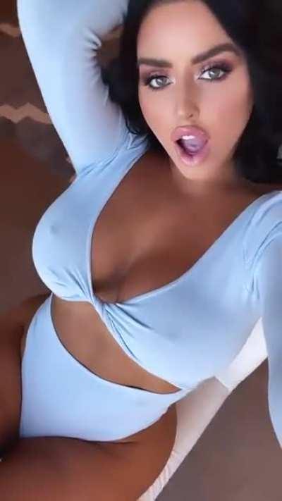 She's a total dream fuck