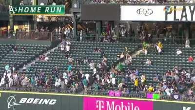 [Highlight] Matt Olson Hits 26th HR for Oakland