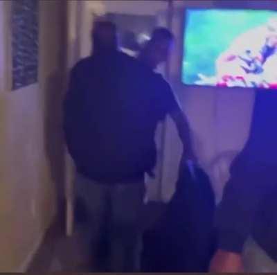 Rewind of the week : Man who starts fight gets knocked out and doesn’t believe it until he sees the video