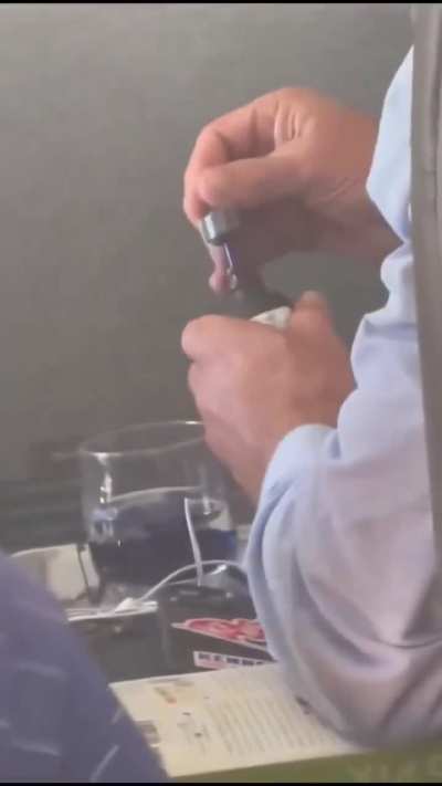 RFK Jr. going full (dark) blue.