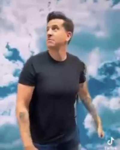 Que sigue la fiesta 🤠