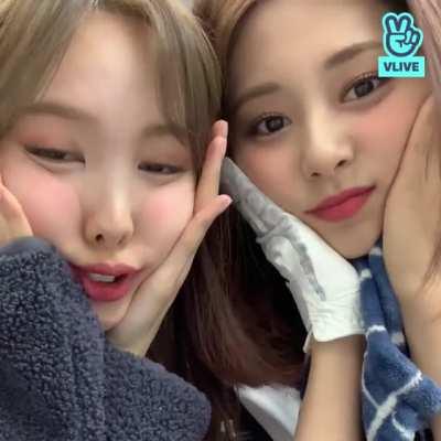 220207 - Cuties Tzuyu and Nayeon