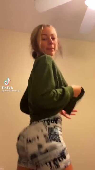 19!!! In her bio, don’t take this down 😂