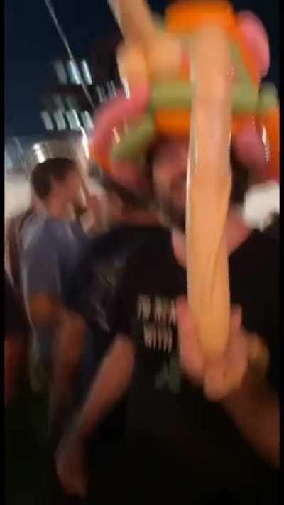 Her balloon hat tho...