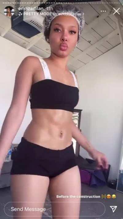 Look at that body drip 💧 y’all be hating y’all want this lady and Cappin like she not all that it’s the queen 👸 of the westcoast her talent makes it all make since one complete package