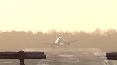 Storm Eowyn causes power outages for over 1 million people in Ireland and UK [January 24, 2025]