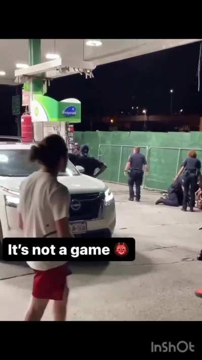 2023 shit 🤦‍♂️ where every teenager is a demon on TikTok while parents work OT to buy them Amiris and Jordan’s. Cop in the white shirt was ready to show him it’s not a game 👹