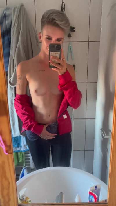 The mirror undresses me.