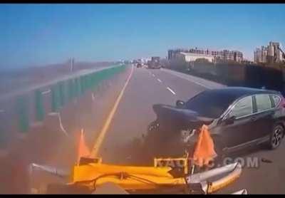 [@fietsprofessor] Every time police or policy makers claim to improve road safety by disciplining cyclings and pedestrians in BEING VISIBLE, show them this. Hi-viz, flags, lights, daylight….