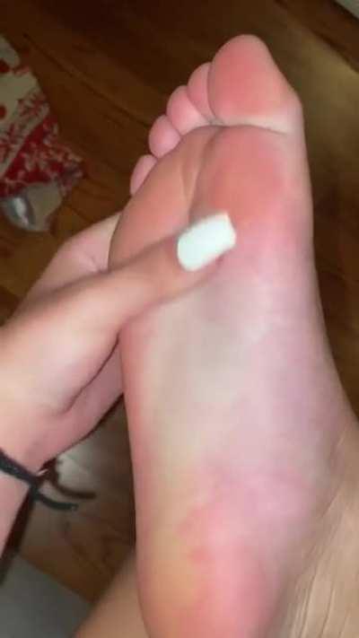 My crocs must be smelly 😩