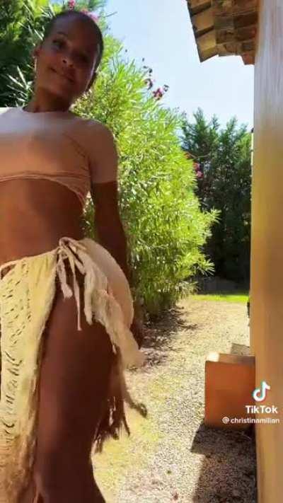 What a hottie 😻😻