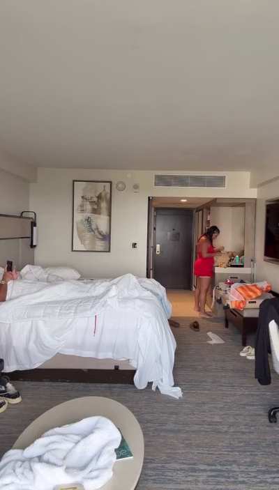 Maleni live red dress