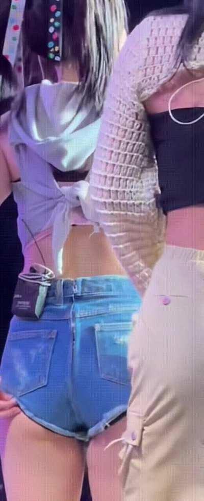 Let me unzip those shorts and see more 🤤🍑