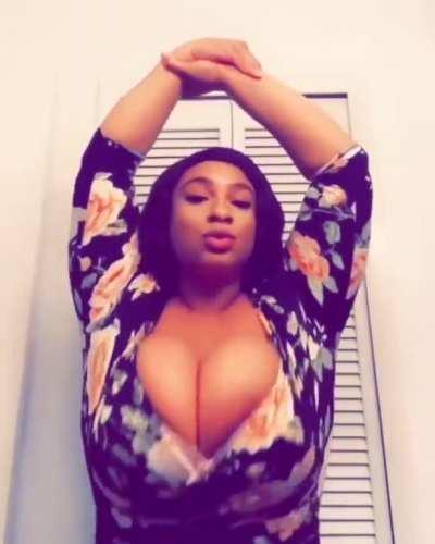 Caramel Kitten Bouncing Boobs 🍈 🥵Titty Tuesday 🍈🍈