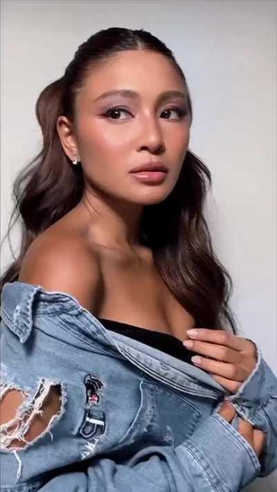 Nadine Lustre 