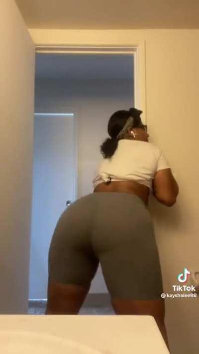 kayshalee98 thicc 🍑🍑