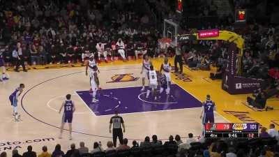 [Highlight] Malik Monk with an insane reverse lay-up and-1