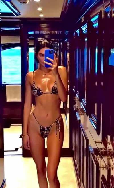 Covered in coconut oil || Italy 2021