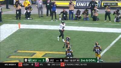 [Highlight] Zach Wilson's griddy celebration after catching a touchdown from a Braxton Berrios throw