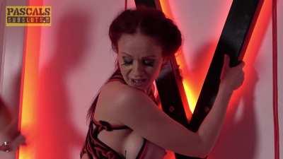 Making her ass red to match her hair