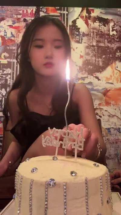 she just turned 18, whose going to fap to her for the first time