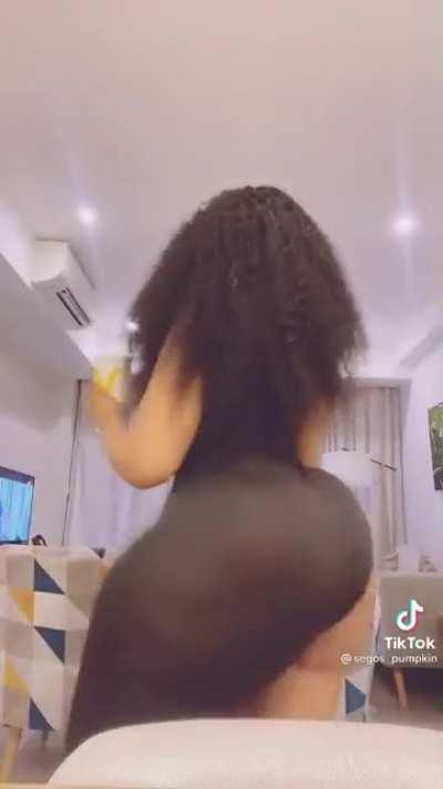 So much thickness 😈😈😈