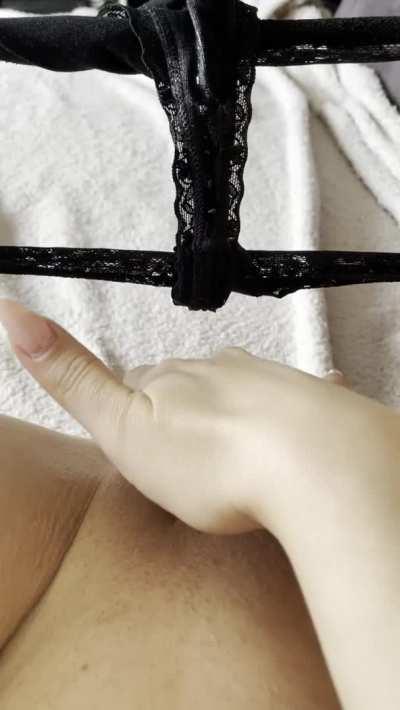 Ever wondered what high quality honey tastes like? Hint: its pretty damn sweet