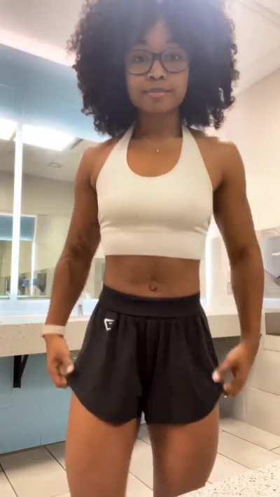 Gabrielle (@grow.with.gab)