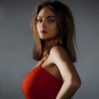 Leni Klum has such big tits for her slim body