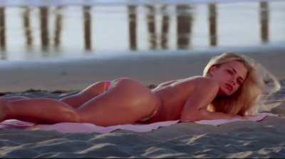 Jaime Pressly. Absolutely spectacular. 1990’s