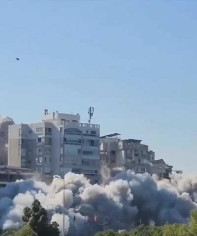IDF strike on a building in the Dahiyeh suburb of Beirut (November 15, 2024)