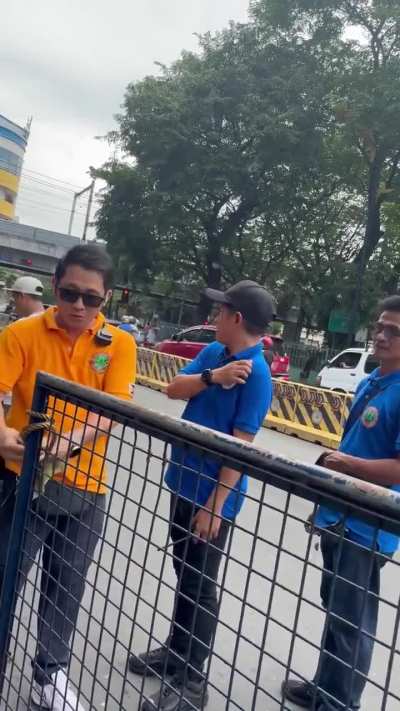 sila-sila din nag-aaway