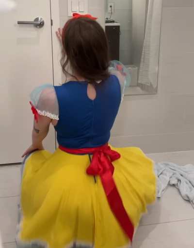 Snow White (Caitbabyxo) [Snow White and the seven dwarves]
