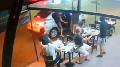 Ya ni comer tranquilo se puede